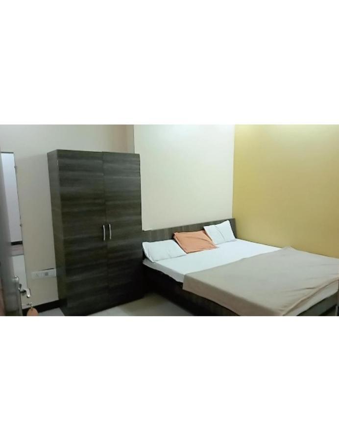 Hotel Adarsh, Удджайн Экстерьер фото