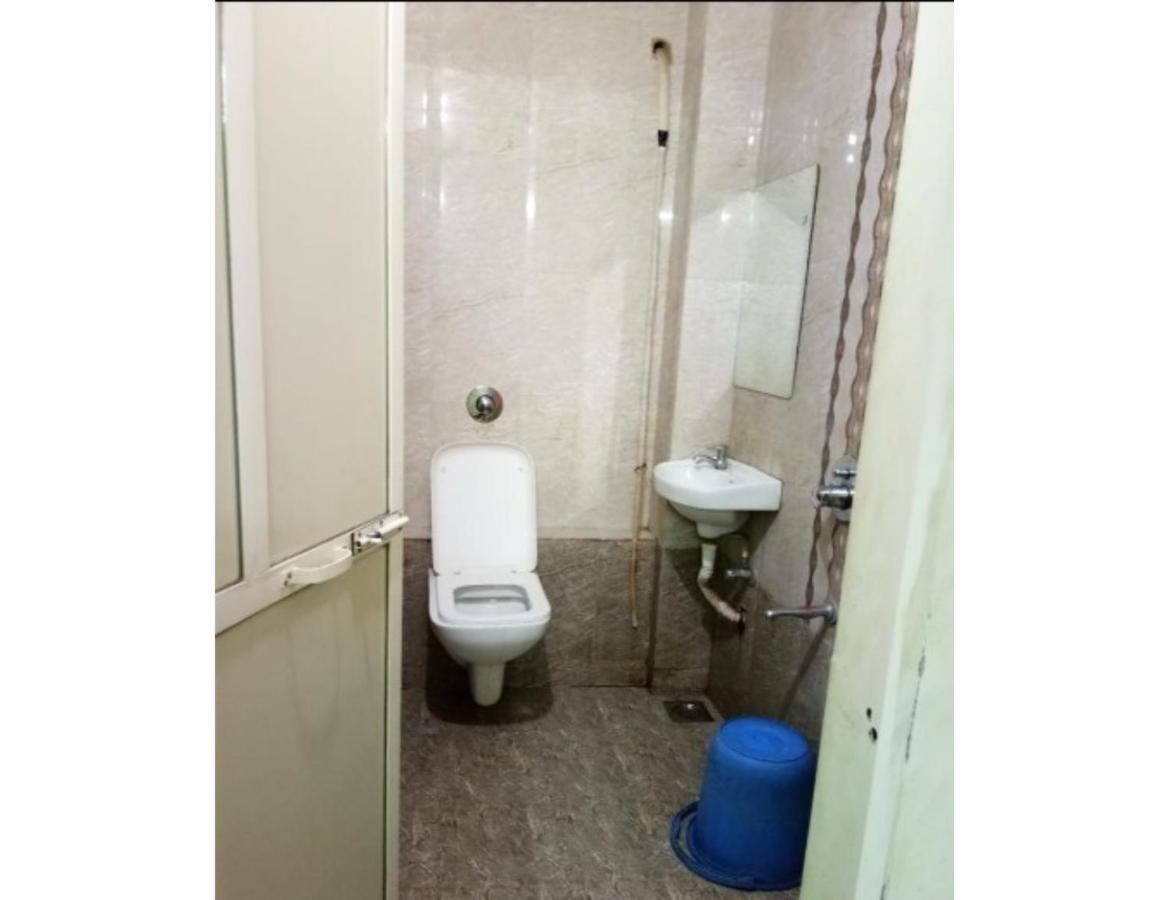 Hotel Adarsh, Удджайн Экстерьер фото