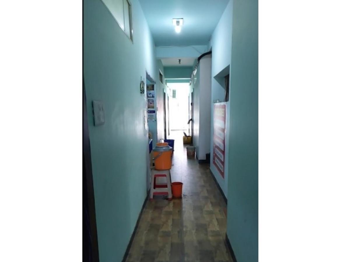 Hotel Adarsh, Удджайн Экстерьер фото
