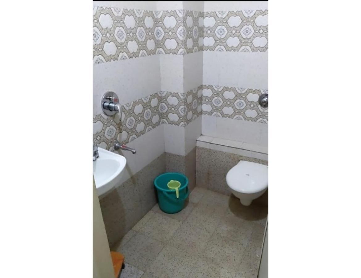 Hotel Adarsh, Удджайн Экстерьер фото
